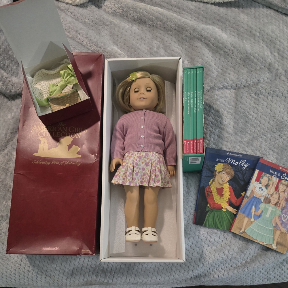 NIB 1st Edition American Girl Doll Kitt Kittredge with Accessories And Book Sets